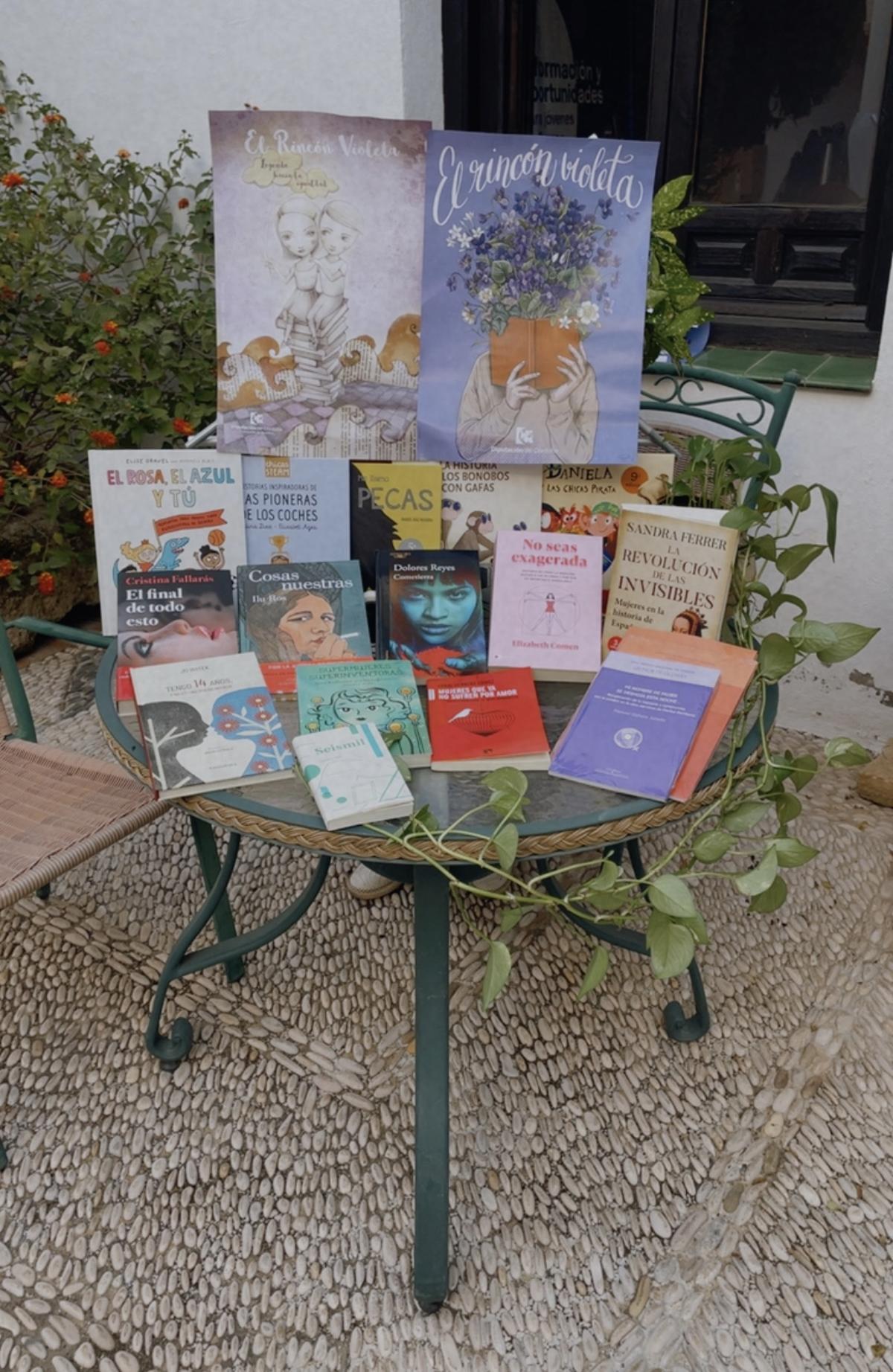 La Diputación de Córdoba se suma al Día del Libro reforzando los Rincones Violeta y Ultravioleta de las bibliotecas públicas de la provincia.