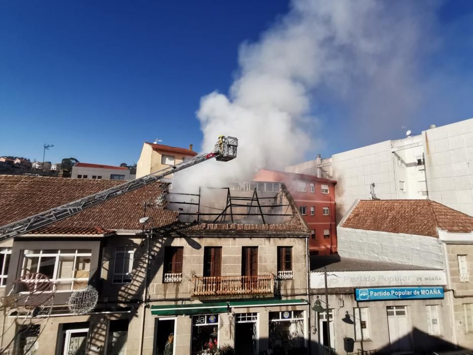 Alerta en Moaña por el incendio en una floristería de Concepción Areal