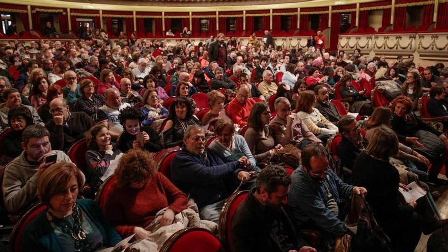 Público asistente al comienzo del concierto.