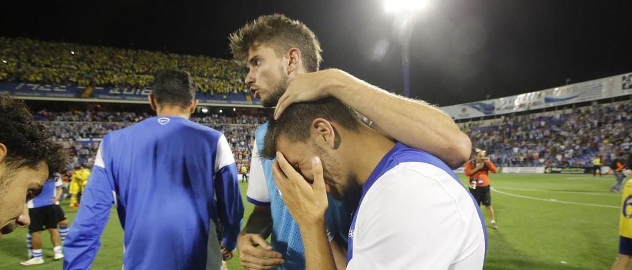 Desolación en el Rico Pérez tras volver a caer ante el Cádiz en la temporada 18-19