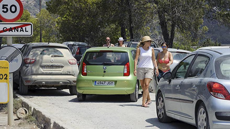 En ses Salines, la presión del tráfico rodado en verano es muy grande.