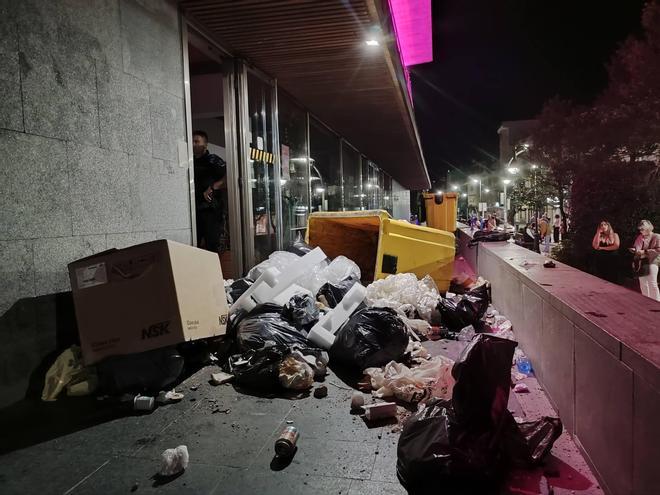 Multidudinaria protesta contra la subida de la basura en O Morrazo