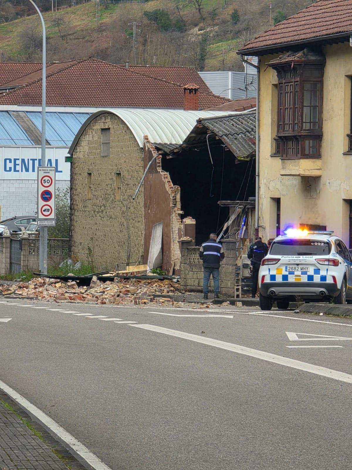 La Policía Local, en la zona del derrumbe.