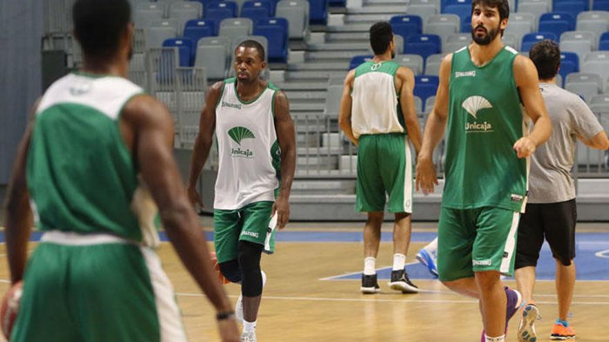 Dani Díez, a la derecha, en un entrenamiento con el equipo esta semana.