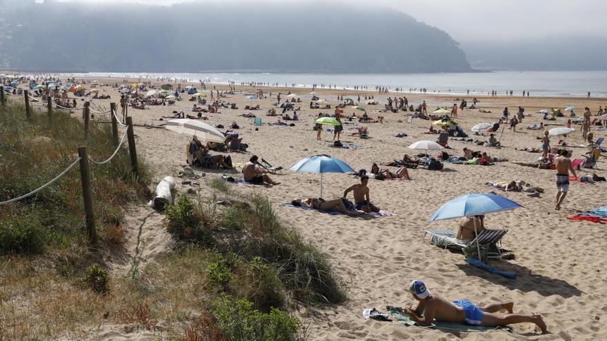 La propuesta de reducir a un tercio el aforo deja a miles de asturianos sin playa