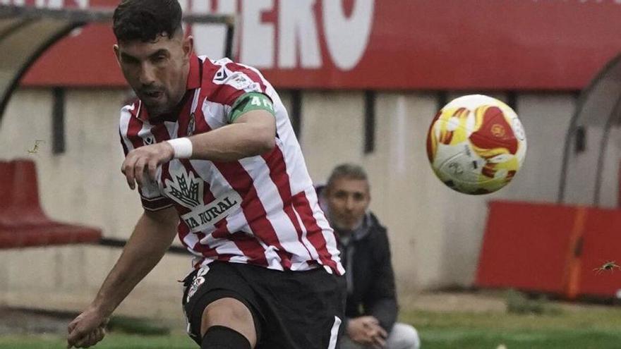 Carlos Ramos, capitán del Zamora CF, tras ganar al Cacereño: "Hemos hecho una primera parte espectacular"