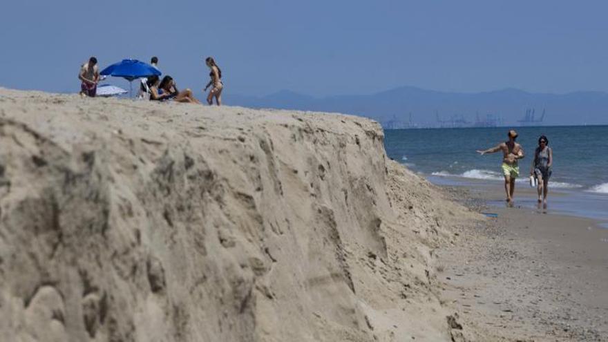 El escalón infranqueable de la playa de Motilla, de la sorpresa a la indignación