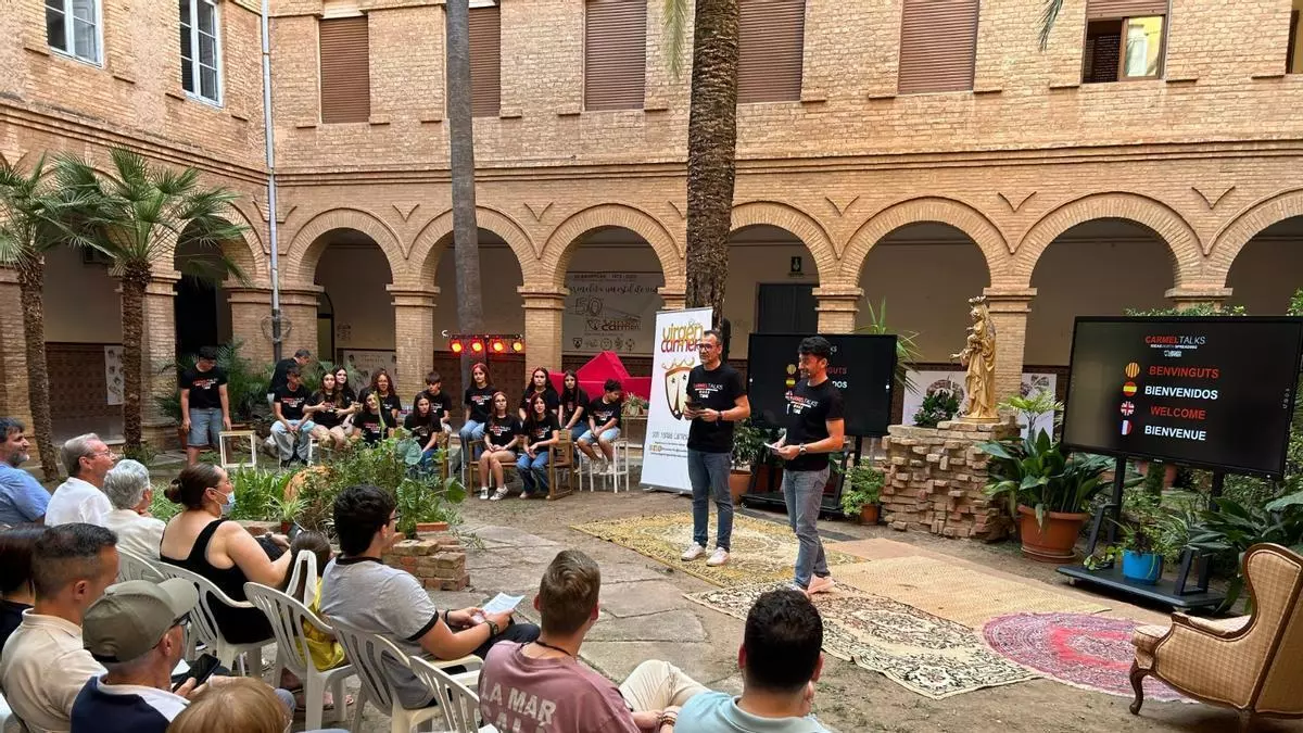 Cuatro minutos y cuatro idiomas para demostrar el talento del alumnado del Virgen del Carmen de Vila-real
