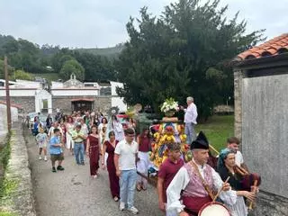 EN IMÁGENES: Procesión y subasta el ramu en las fiestas de Muñó