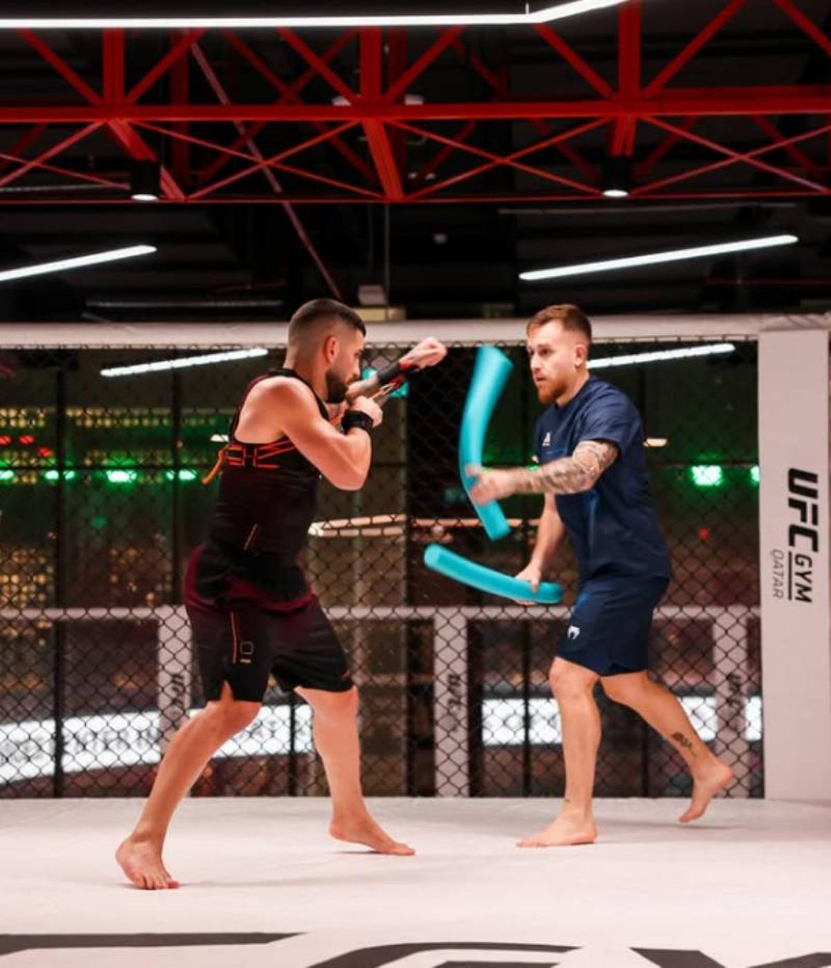 Javi Climent entrenando a Ilia Topuria