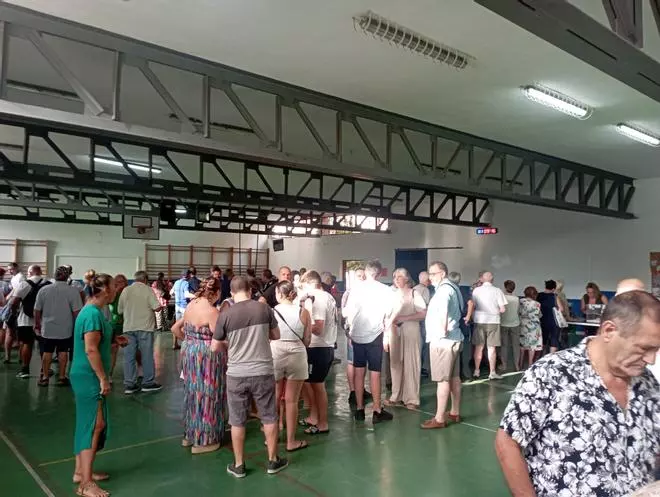 Así transcurría la mañana del 23J en un colegio electoral de Miraflores de los Ángeles