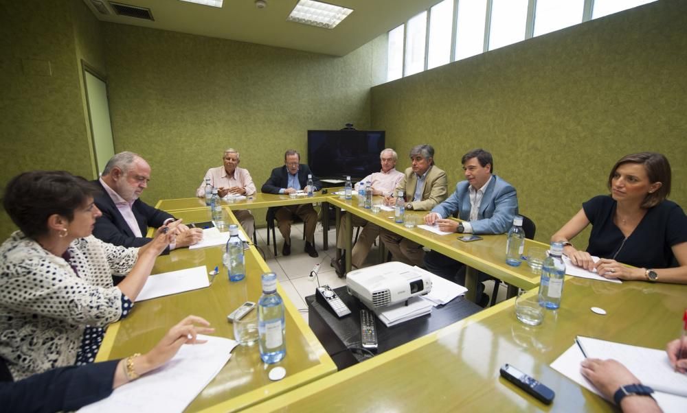 Reunión de diplomáticos asturianos en LA NUEVA ESPAÑA