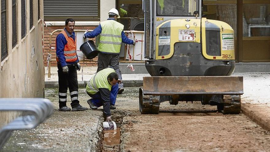 Gómez Becerra se cortará hoy al tráfico por obras de fibra óptica