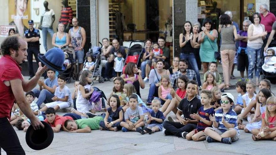 El espectáculo celebrado, ayer, en el KM0 de Lalín. // Bernabé/Javier Lalín