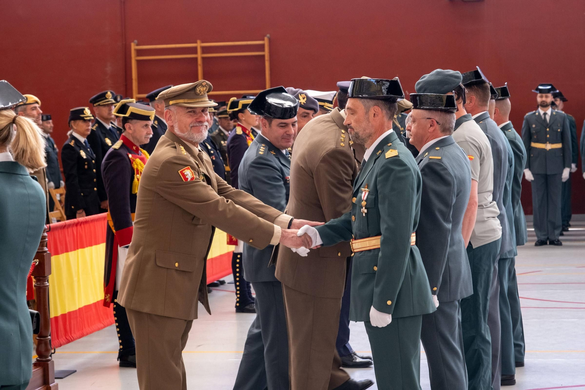 EN IMÁGENES: Así fueron los actos en Oviedo del 179 aniversario de la Guardia Civil
