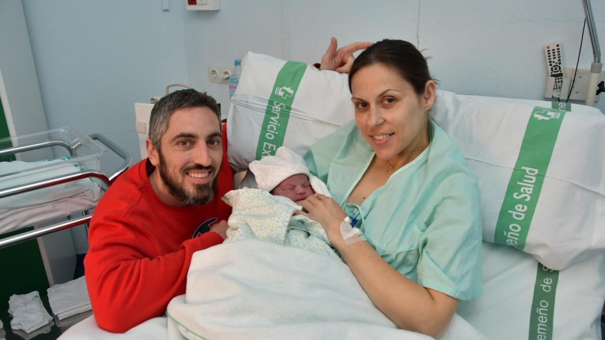 Vega, primer bebé de 2020, nacida con 3,57 kilos