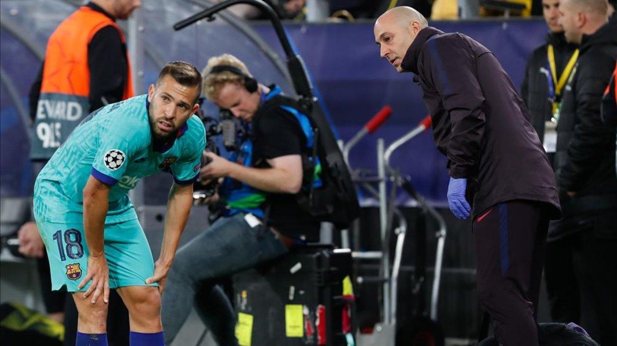 Jordi Alba vuleve a entrenarse después de lesionarse ante el Borussia Dortmund