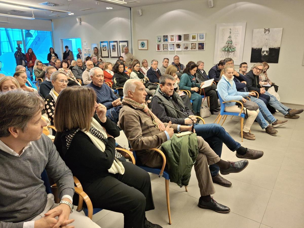 Los asistentes a la reunión con el conseller