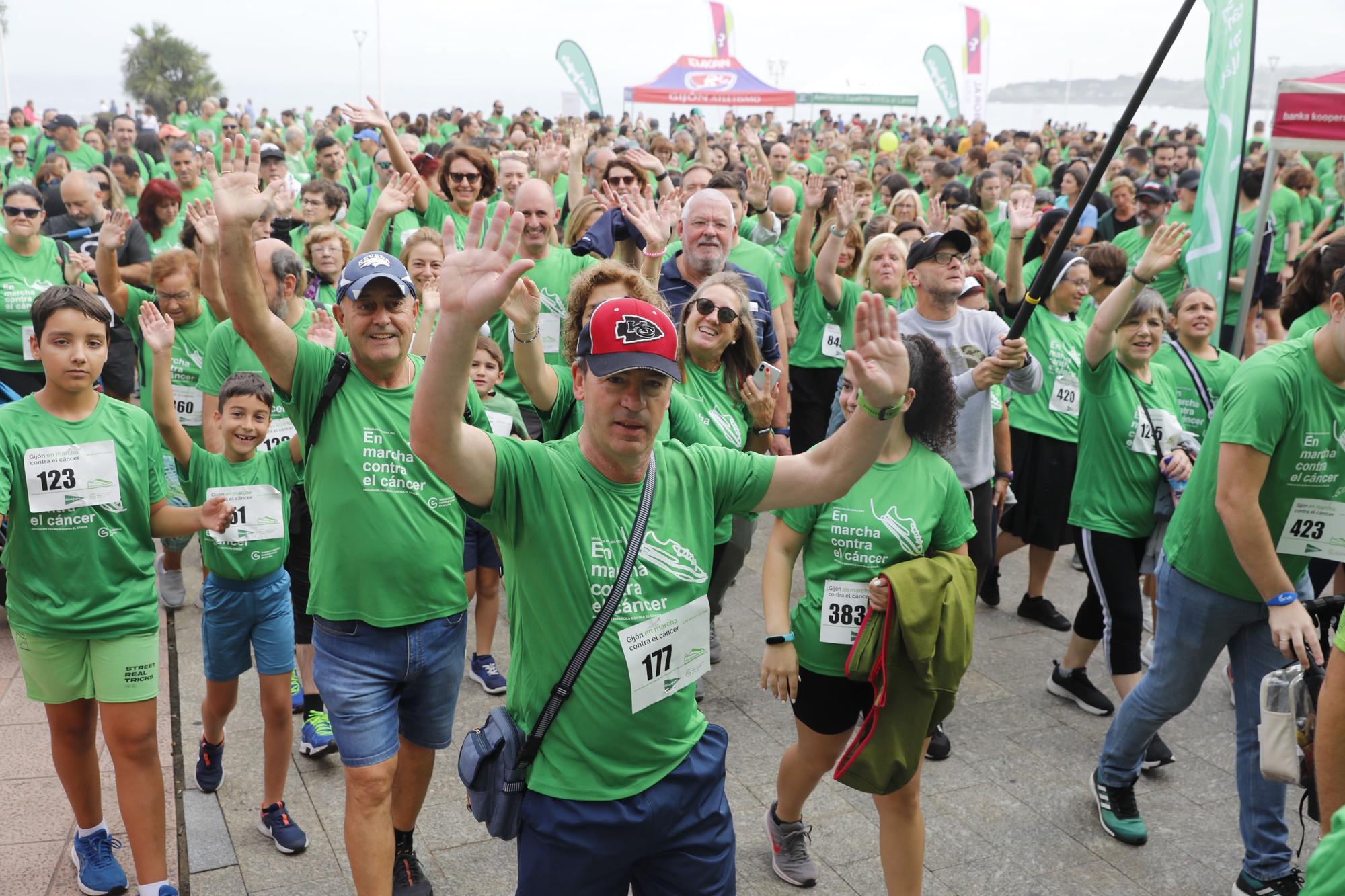 EN IMÁGENES: Asturias se echa a la calle para correr contra el cáncer