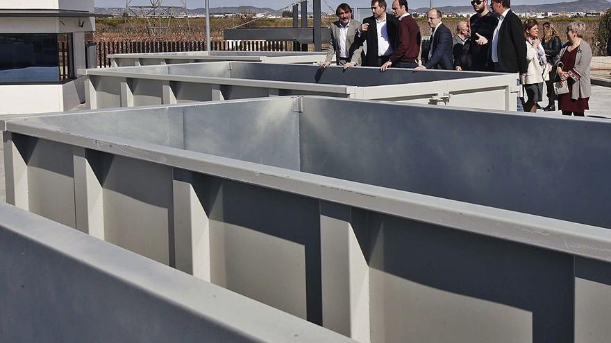 El presidente del Consorci durante una vidsita al ecoparque de l’Alcúdia. | VICENT M. PASTOR