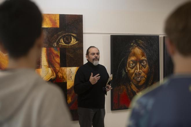 Xàtiva acoge la exposición “Los Nadies” del artista Antonio Soto