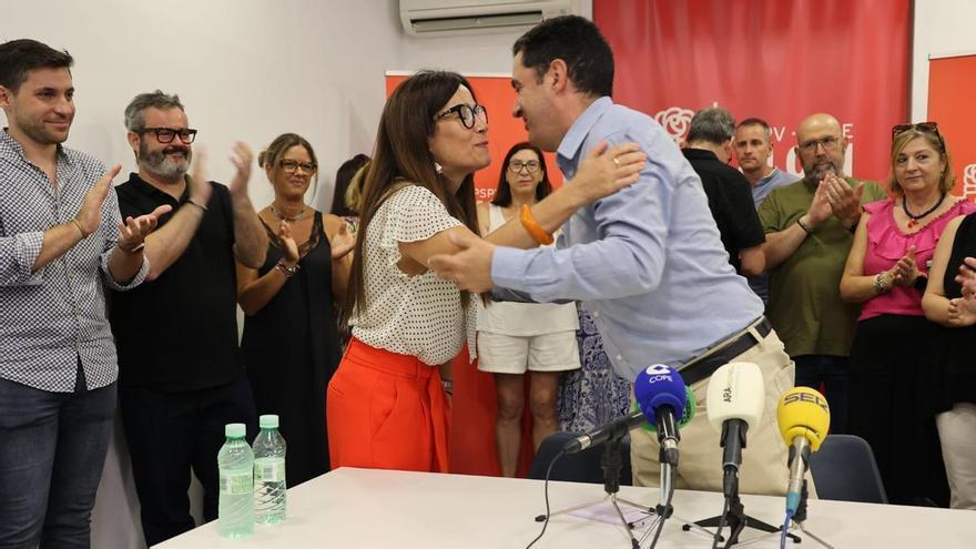 Toni Francés no repetirá al frente del PSOE tras 16 años como alcalde de Alcoy y deja paso a Lorena Zamorano