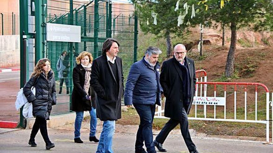 Diputats de JxCat sortint ahir de la presó de Lledoners