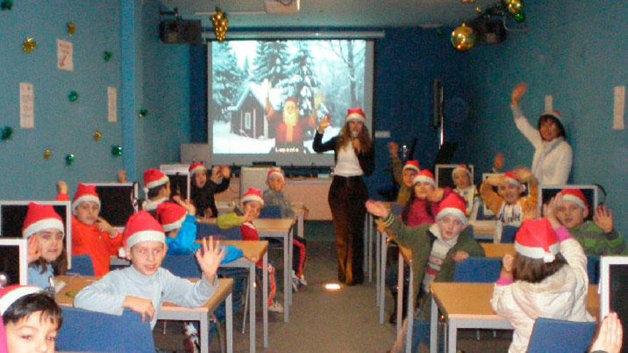 Casi 250 niños gallegos podrán charlar con Papá Noel mañana