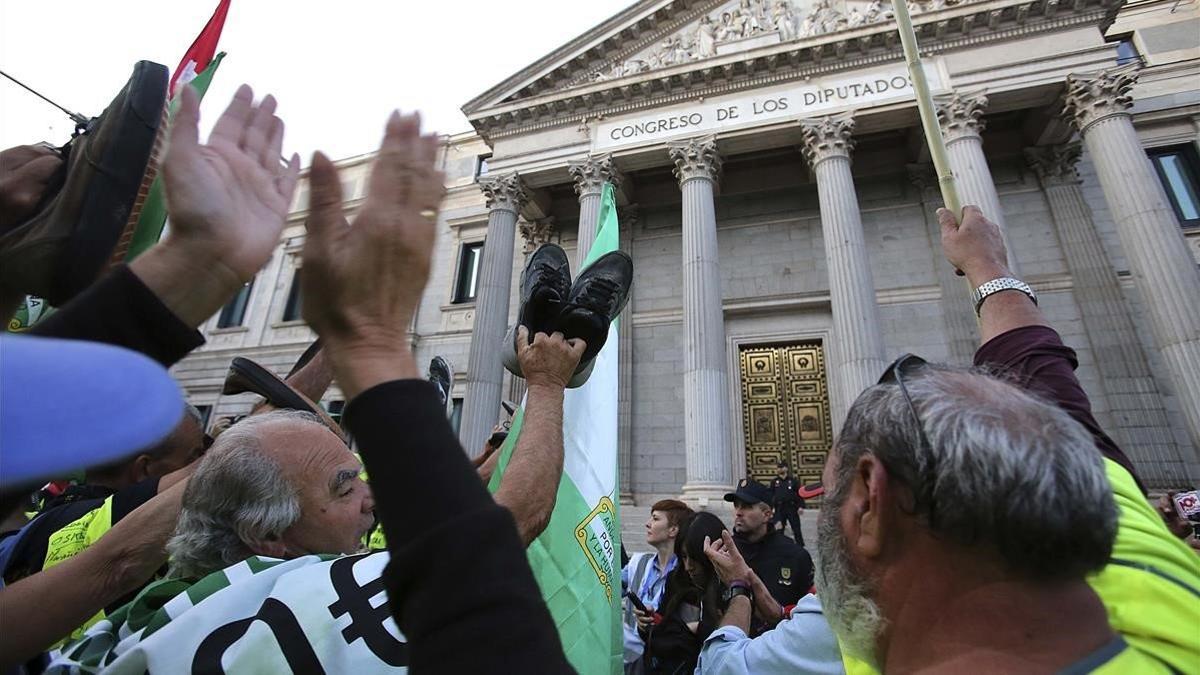 Concentración de pensionistas ante el Congreso de los Diputados en octubre del 2019.