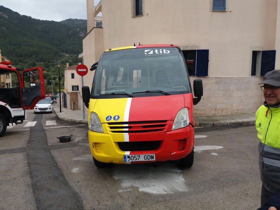 Un autobús se estrella contra una casa en Andratx al fallarle los frenos