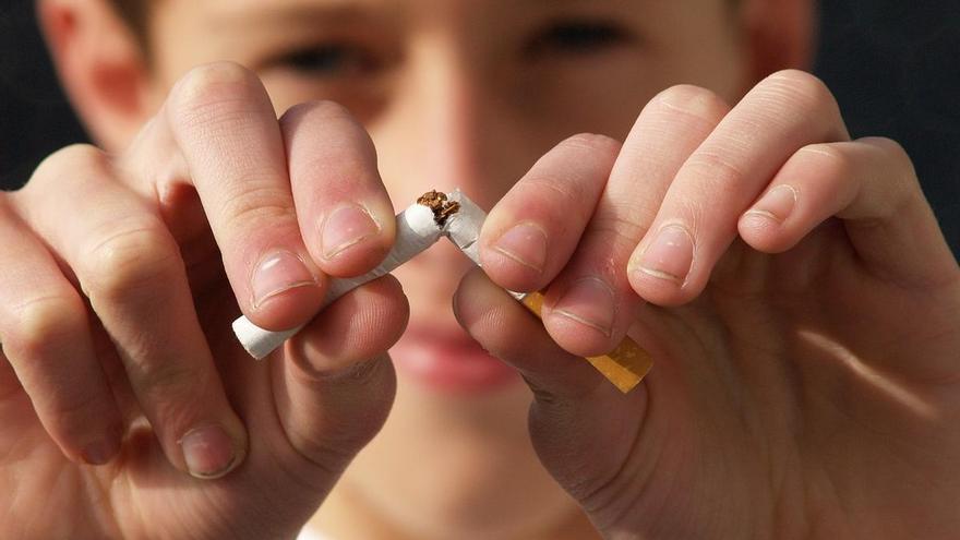 Sanidad pretende retomar la ley antitabaco y ampliar los espacios libres de humos