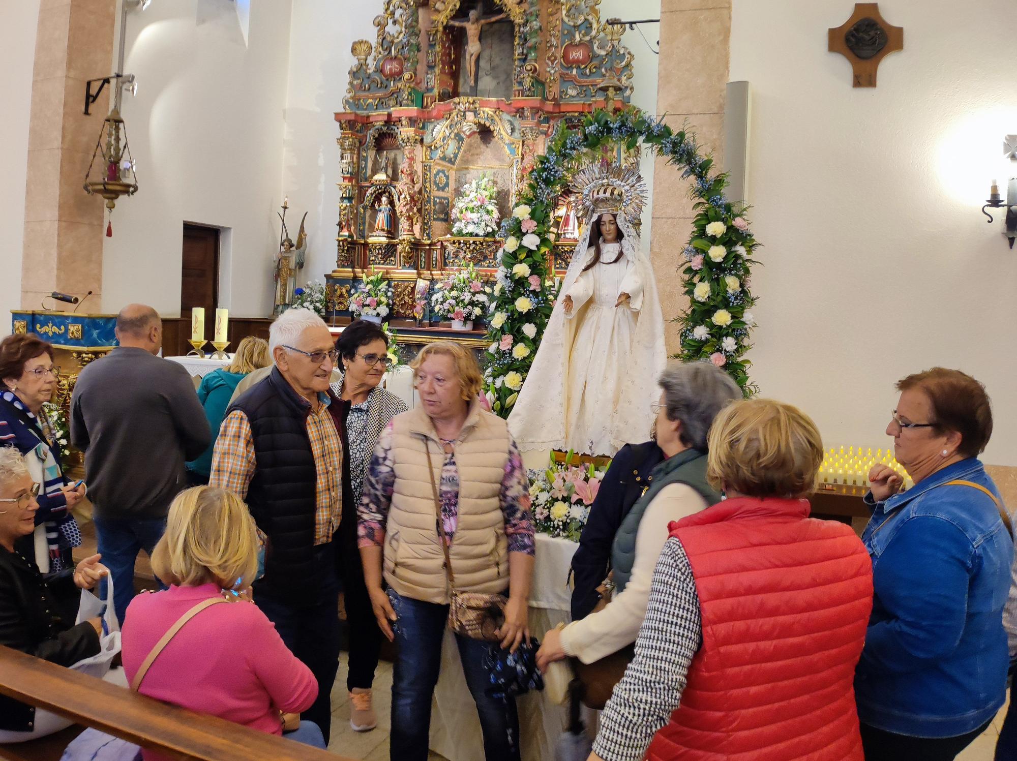 La Virgen de Villaoril, en Navia, celebra su día grande