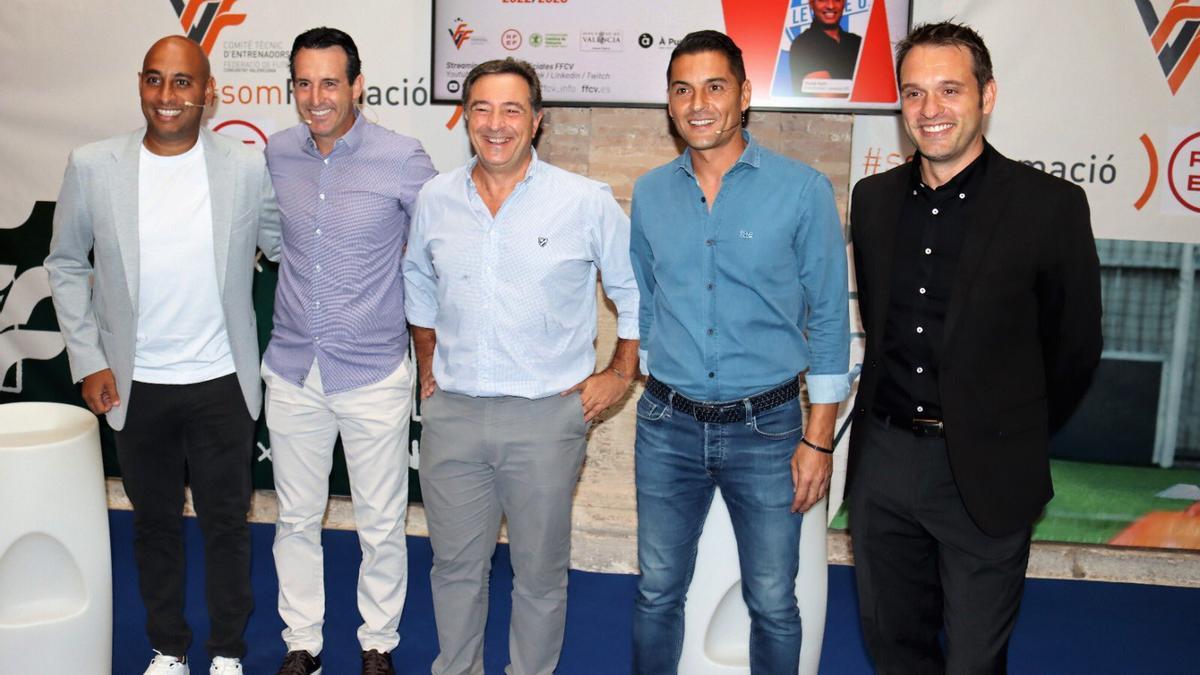 Francisco, junto a Emery, Nafti, el presidente de la Federación Valenciana, Salvador Gomar, y el presentador del acto