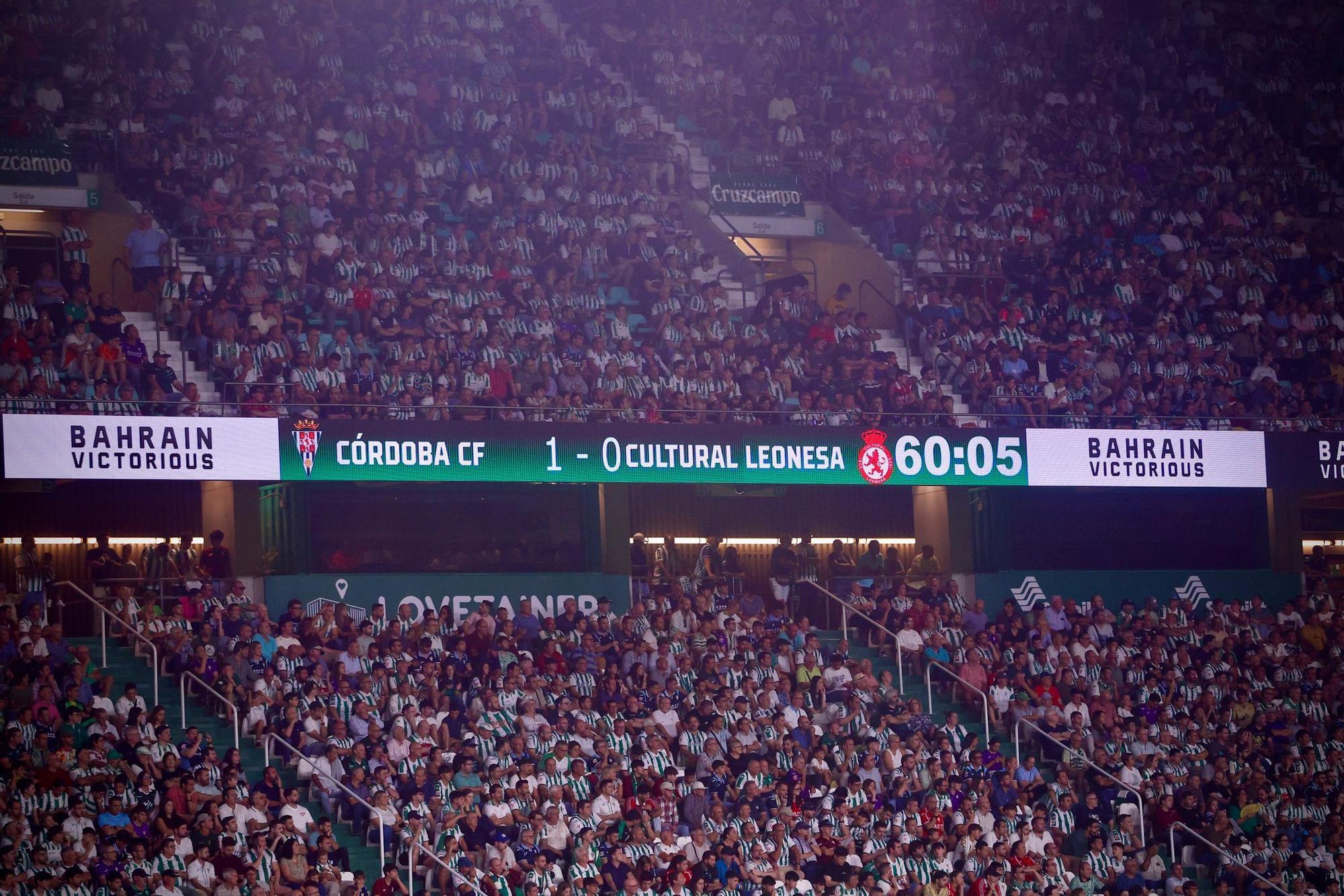 Córdoba CF-Cultural Leonesa | Las imágenes del partido de LaLiga Hypermotion