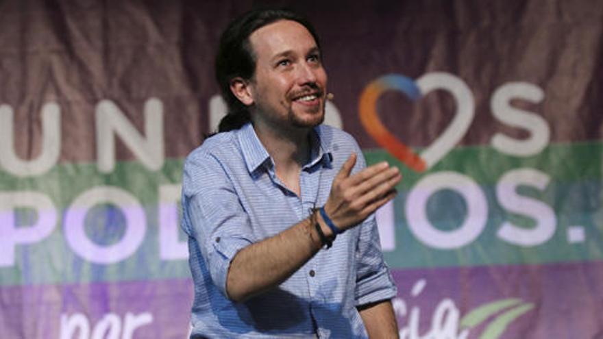 Pablo Iglesias pide consejos a Zapatero.