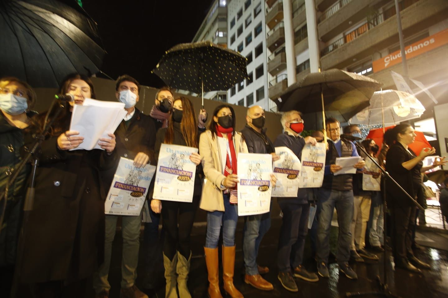 Alicante sale a la calle para exigir al Estado una mayor financiación de la Comunidad Valenciana