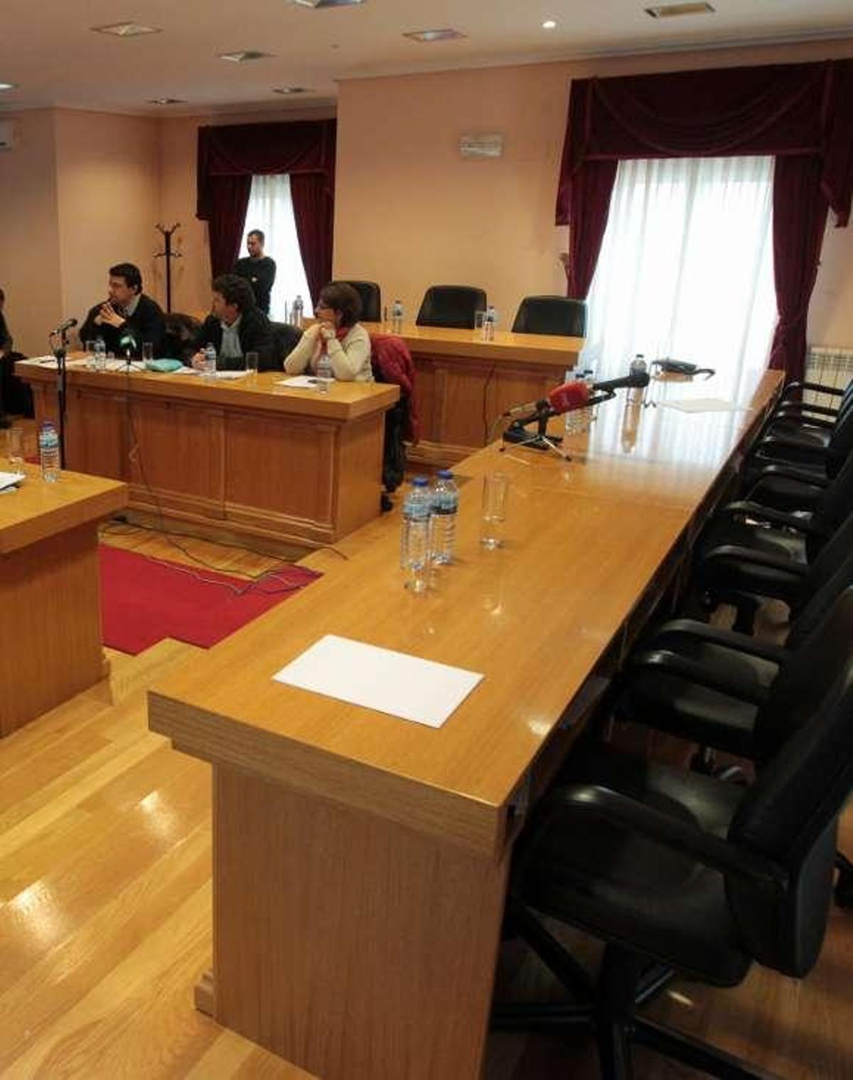 El alcalde de Barbadás "planta" a la oposición para no dar explicaciones sobre su patrimonio