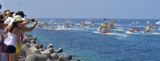 Procesión marítima de la Virgen del Carmen ...