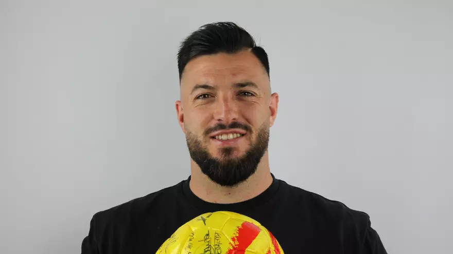 El gol de Toni Ruedas (AE Roses) contra el San Juan de Montcada