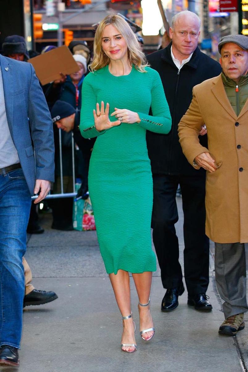 Emily Blunt, con vestido verde para promocionar 'Mary Poppins Returns'