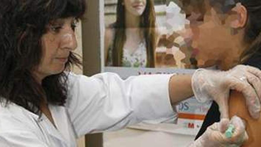 Salud estudia vacunar antes de sarampión y cáncer de útero para ganar protección