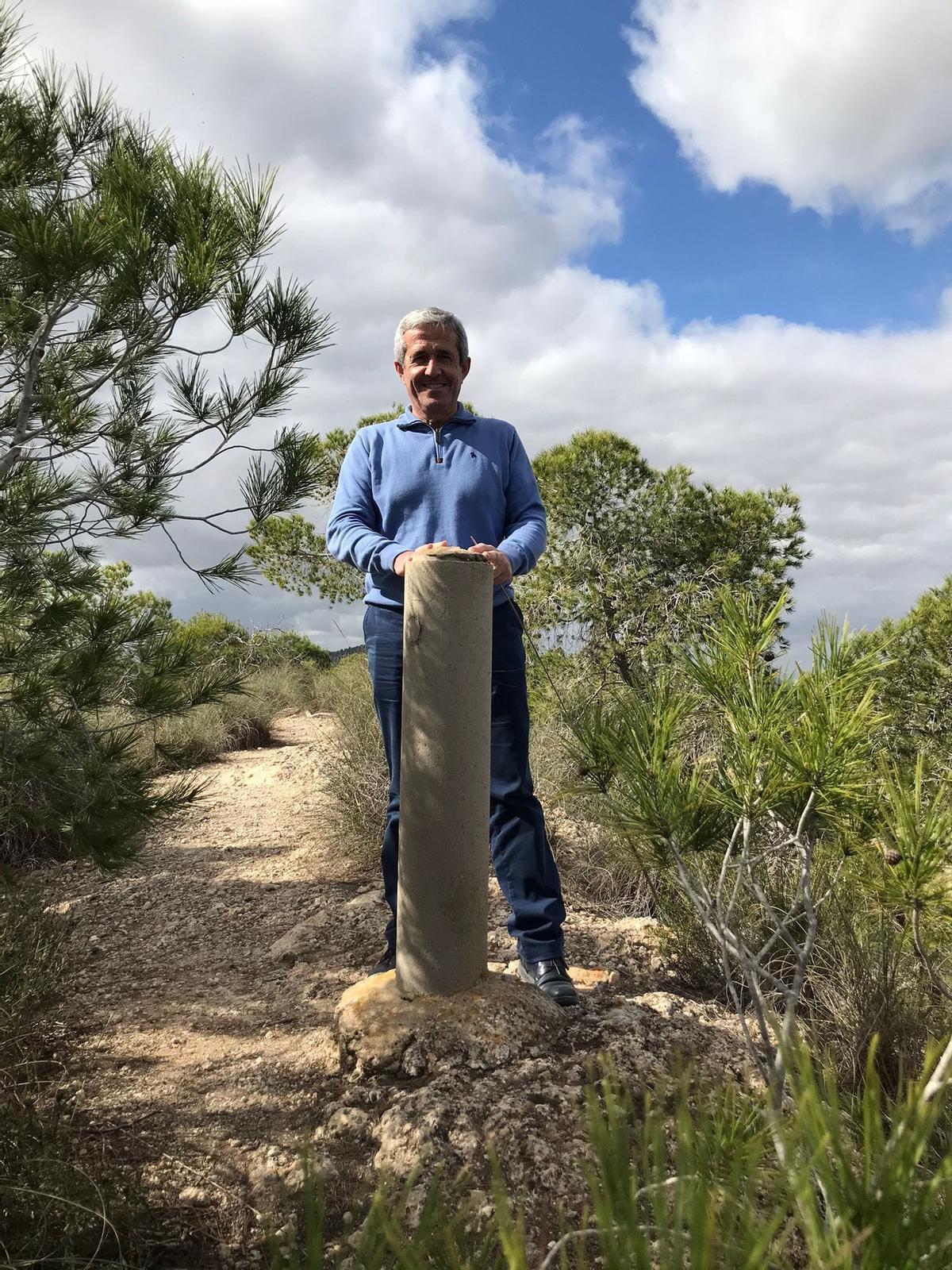 El alcalde José María Pérez Sánchez, en plena Sierra Escalona