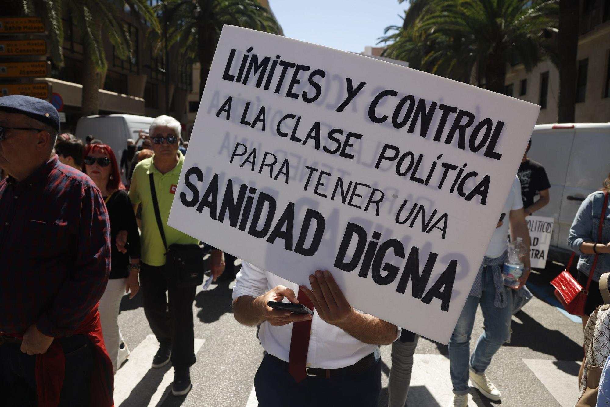 La manifestación en defensa de la Sanidad pública reúne a más de 7.000 personas en Málaga