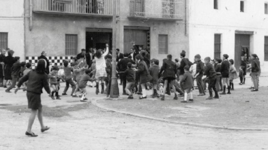 Rafelbunyol impulsa un álbum de fotos del pueblo para mantener viva la memoria colectiva