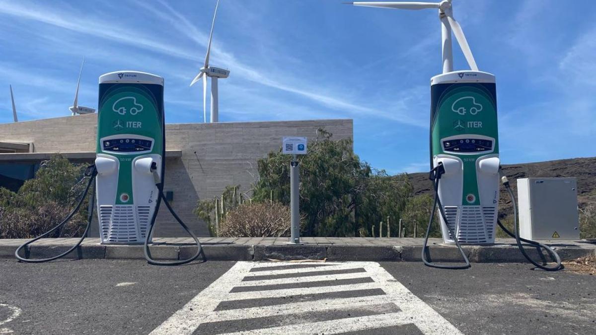 El ITER abre al público 17 puntos de recarga gratuitos para vehículos eléctricos