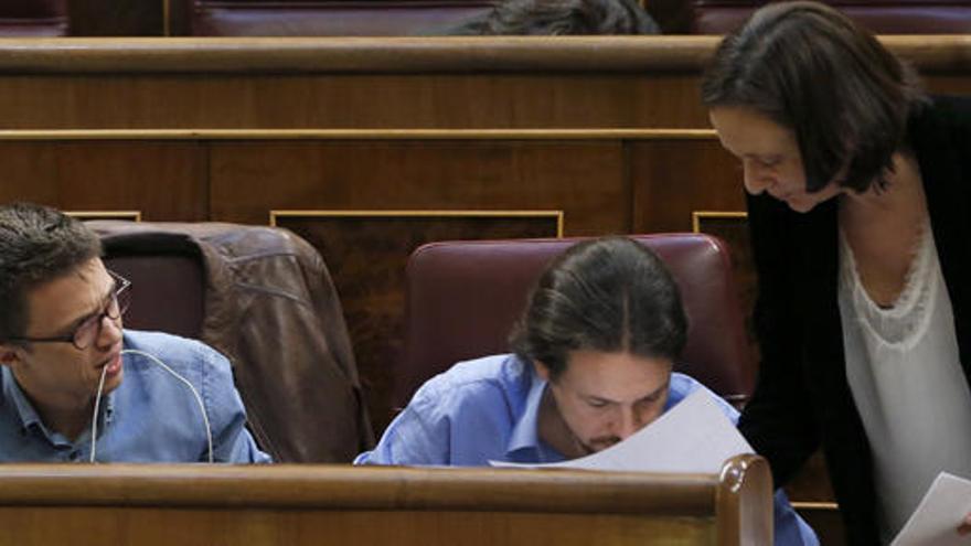 Errejón, Iglesias y Bescansa, durante la sesión.