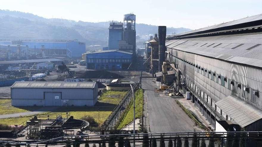 Instalaciones industriales de la aluminera Alcoa en el polígono de A Grela.