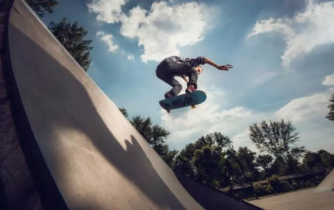 El bar de México que tiene una pista de skate en su interior