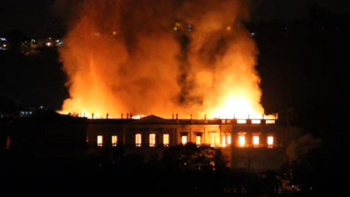 Incendio en el Museo Nacional de Río de Janeiro.