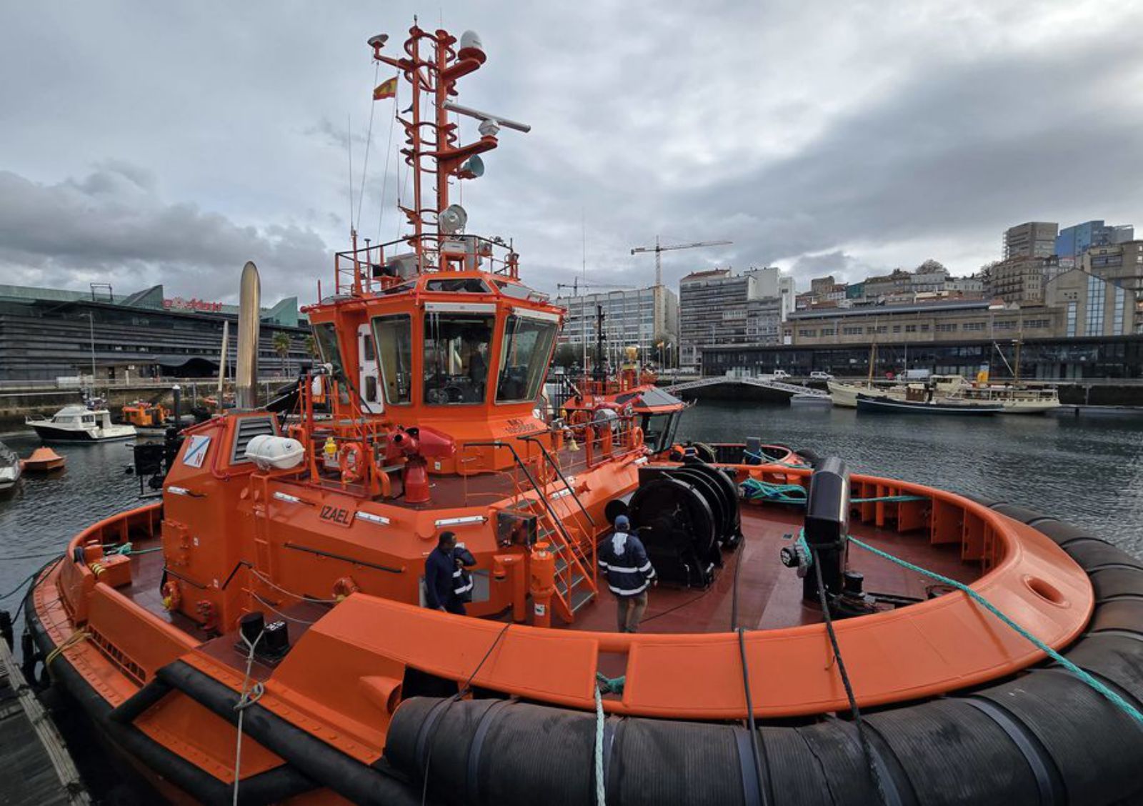 El remolcador ‘Izael’, en la dársena de Portocultura